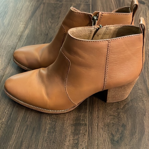 Madewell Brenner Bootie - Picture 6 of 10